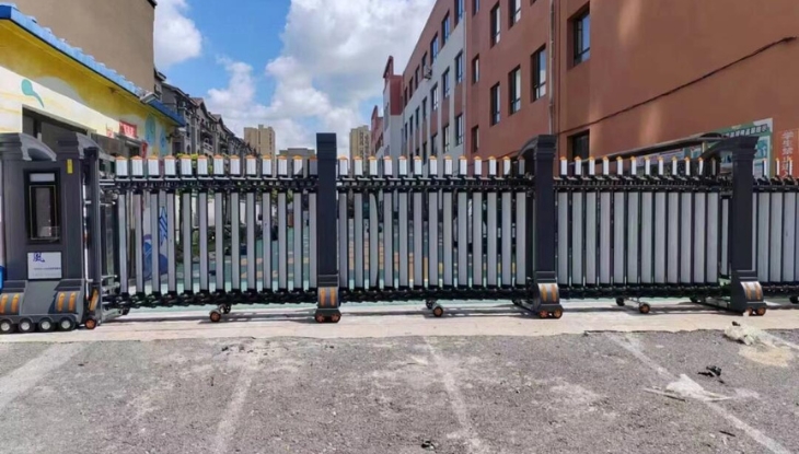 Metal Commercial Gates Vs Wooden Commercial Gates